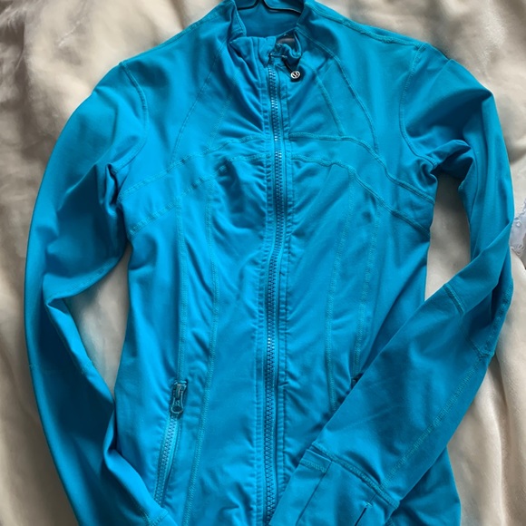 BEAUTIFUL BLUE LULULEMON JACKET - Picture 1 of 2